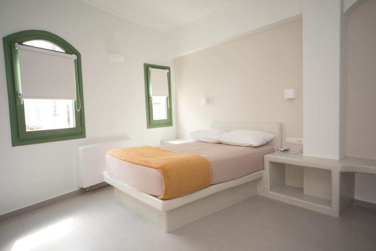 Pelican Hotel Fira  Exterior photo
