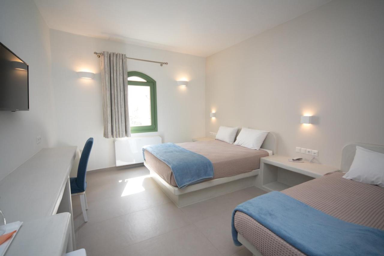 Pelican Hotel Fira  Exterior photo
